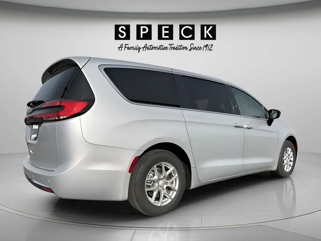 2026 Chrysler Pacifica Select photo 5
