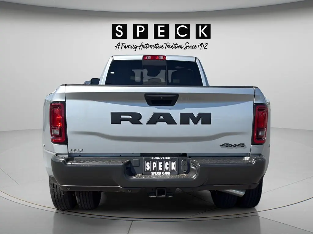 2026 RAM 3500 Tradesman 4WD Crew Cab LWB photo 4