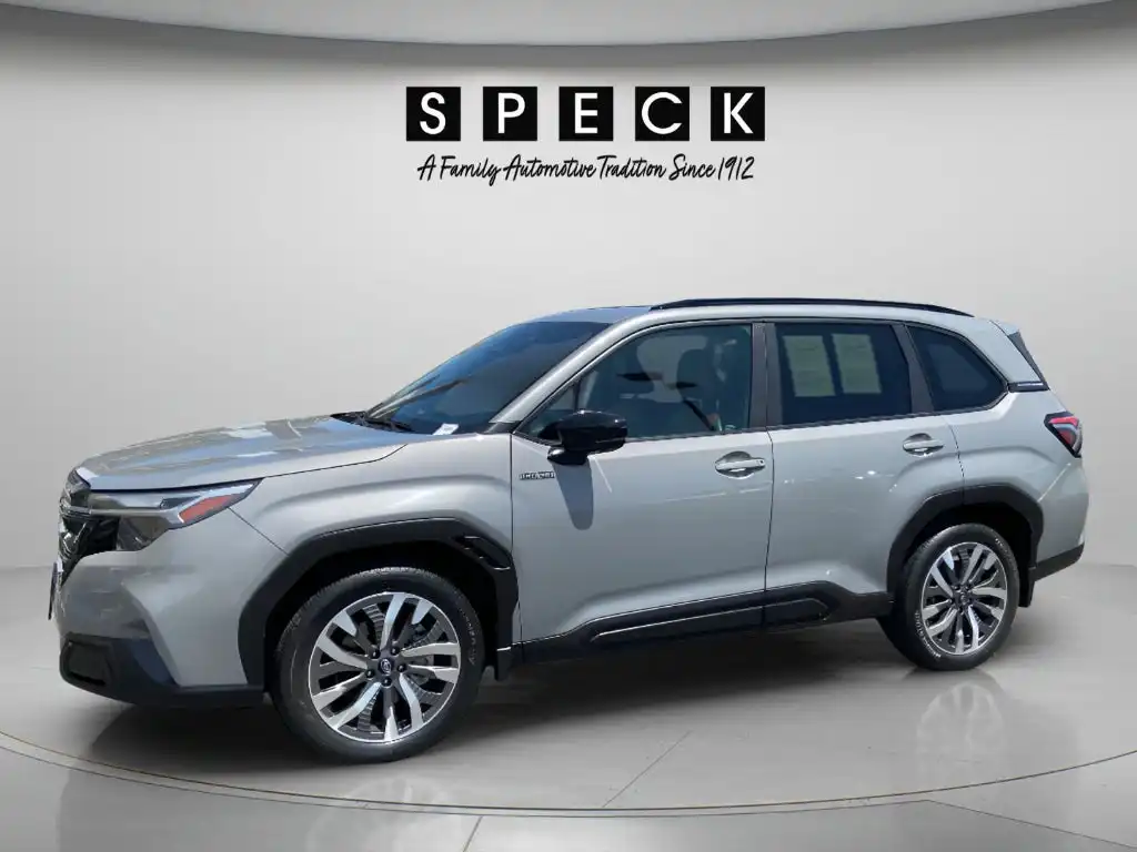 2025 Subaru Forester Touring Hybrid's photo