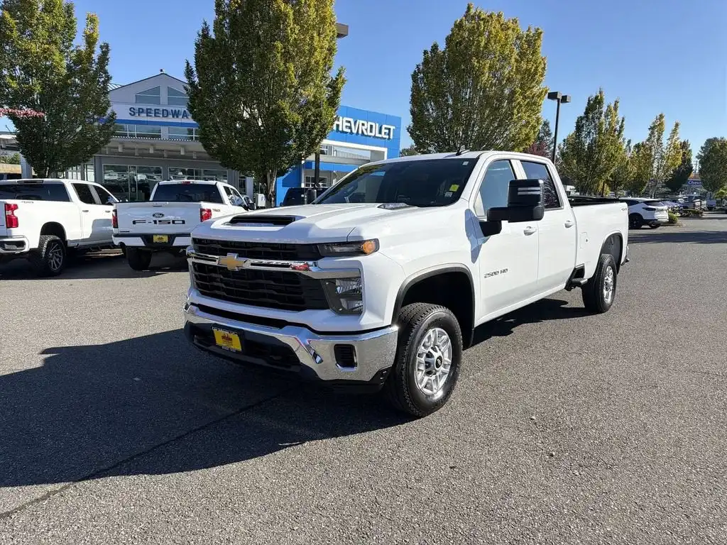 2026 Chevrolet Silverado HD LT 4WD Crew Cab Long Box's photo
