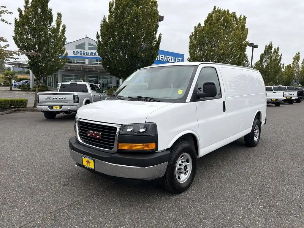 2018 GMC Savana 2500 1WT SWB's photo