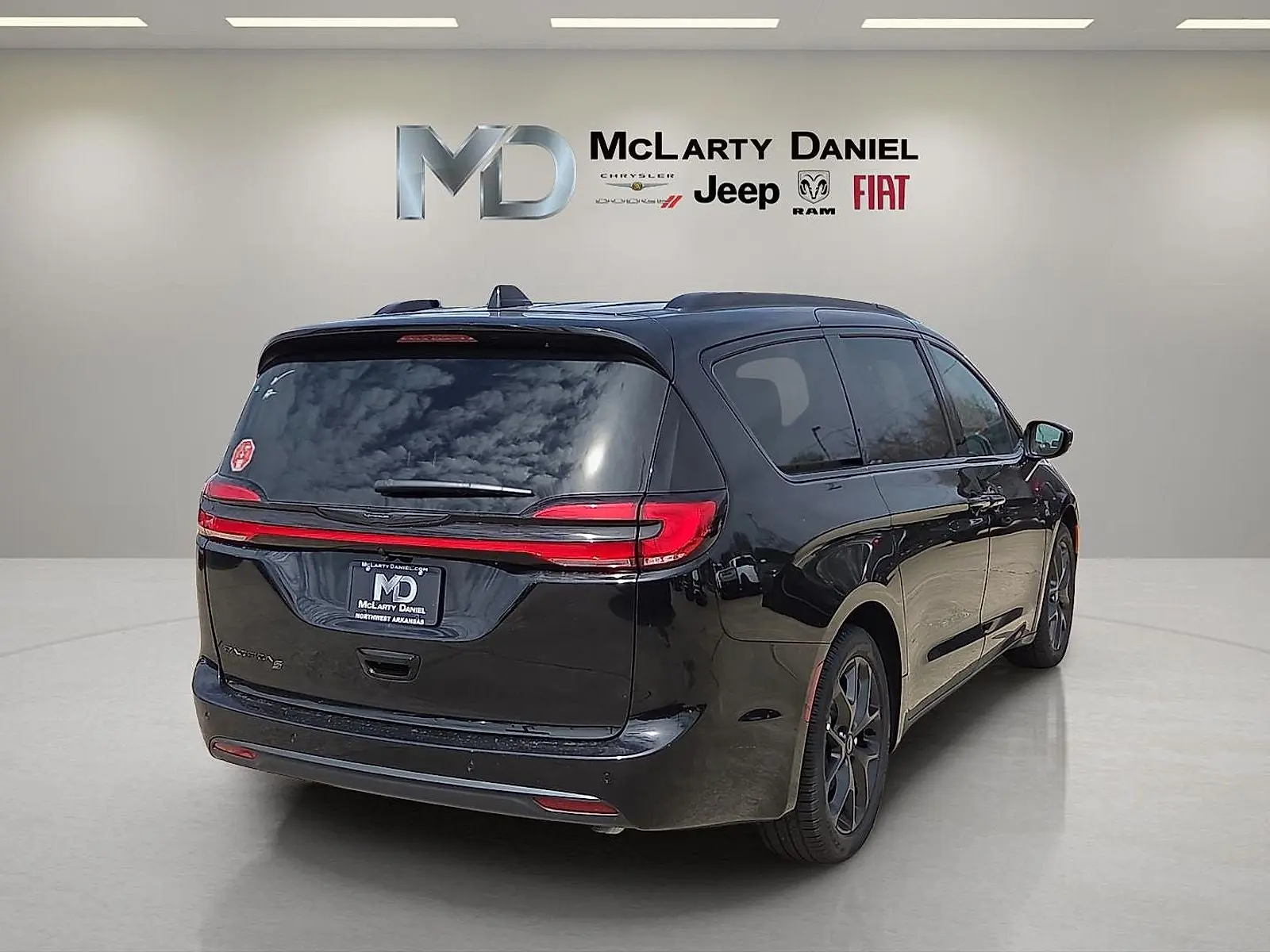 2026 Chrysler Pacifica Select photo 5