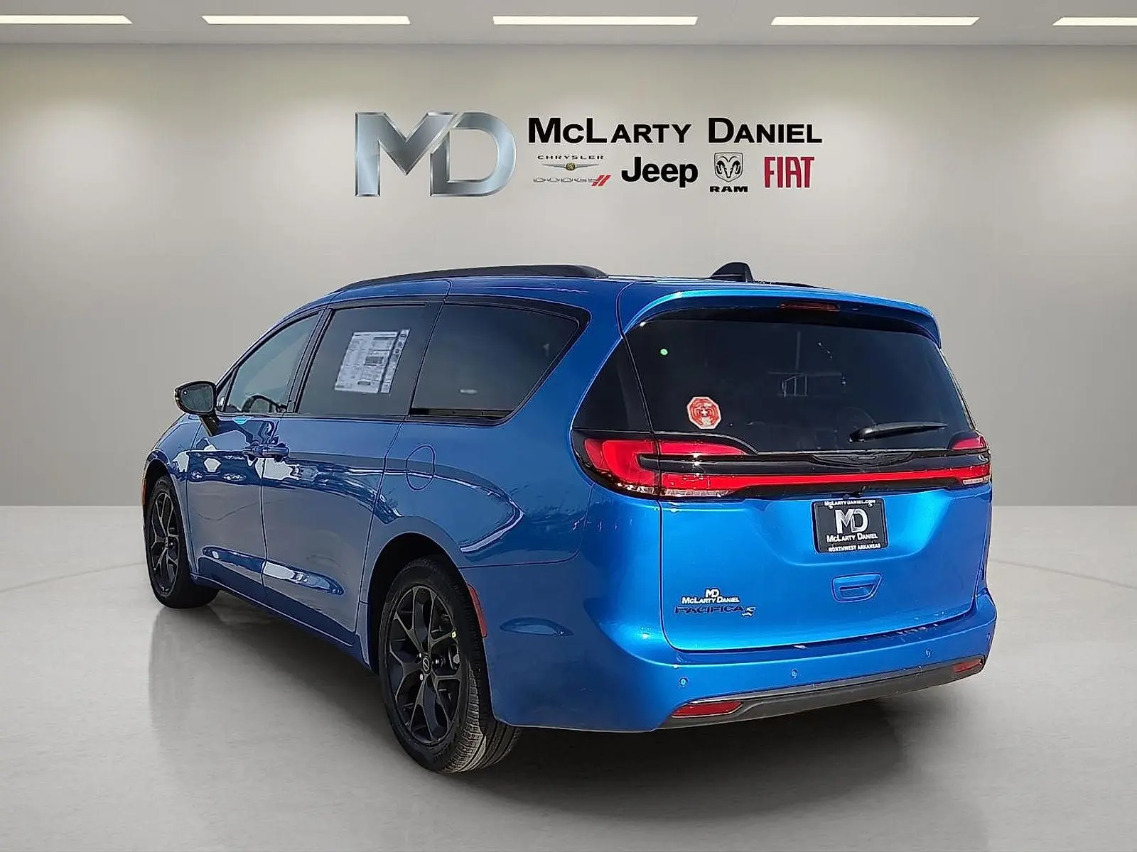 2026 Chrysler Pacifica Select photo 4