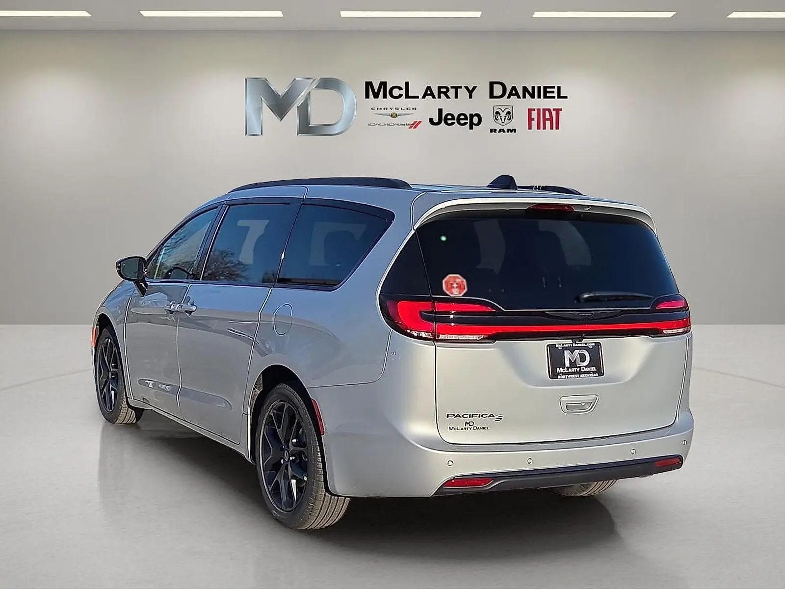 2026 Chrysler Pacifica Select photo 4
