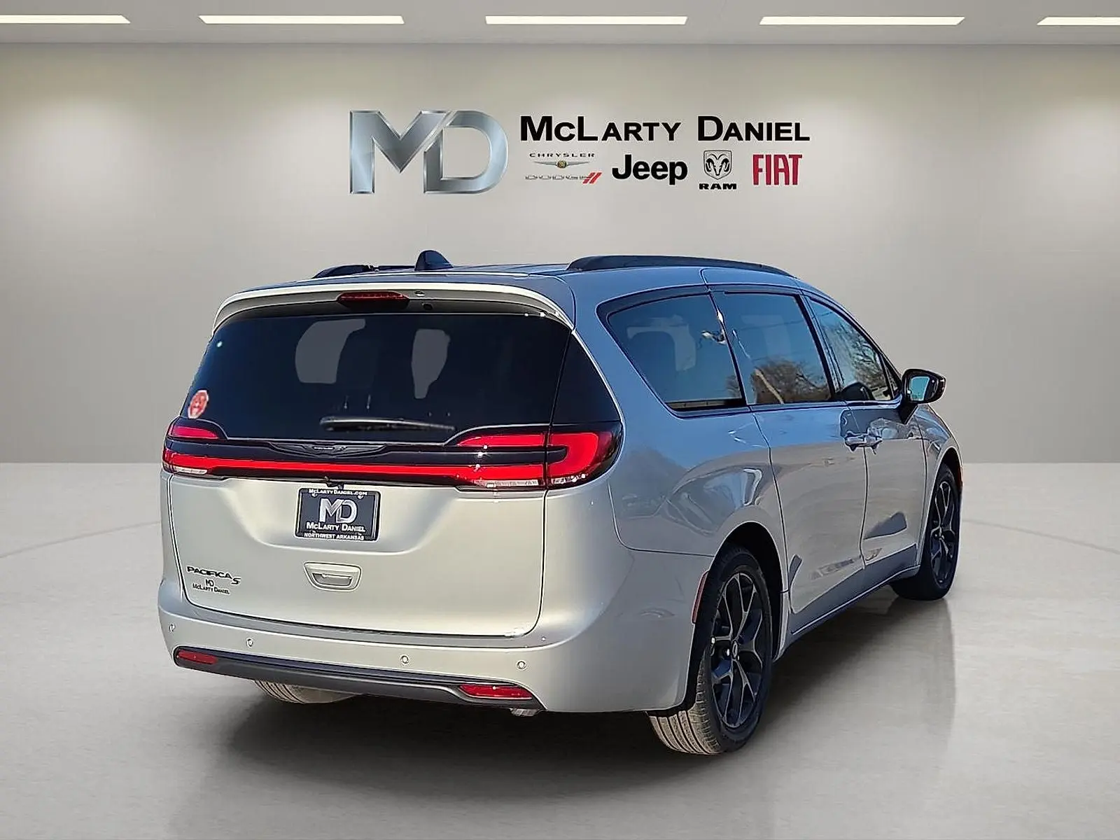 2026 Chrysler Pacifica Select photo 5