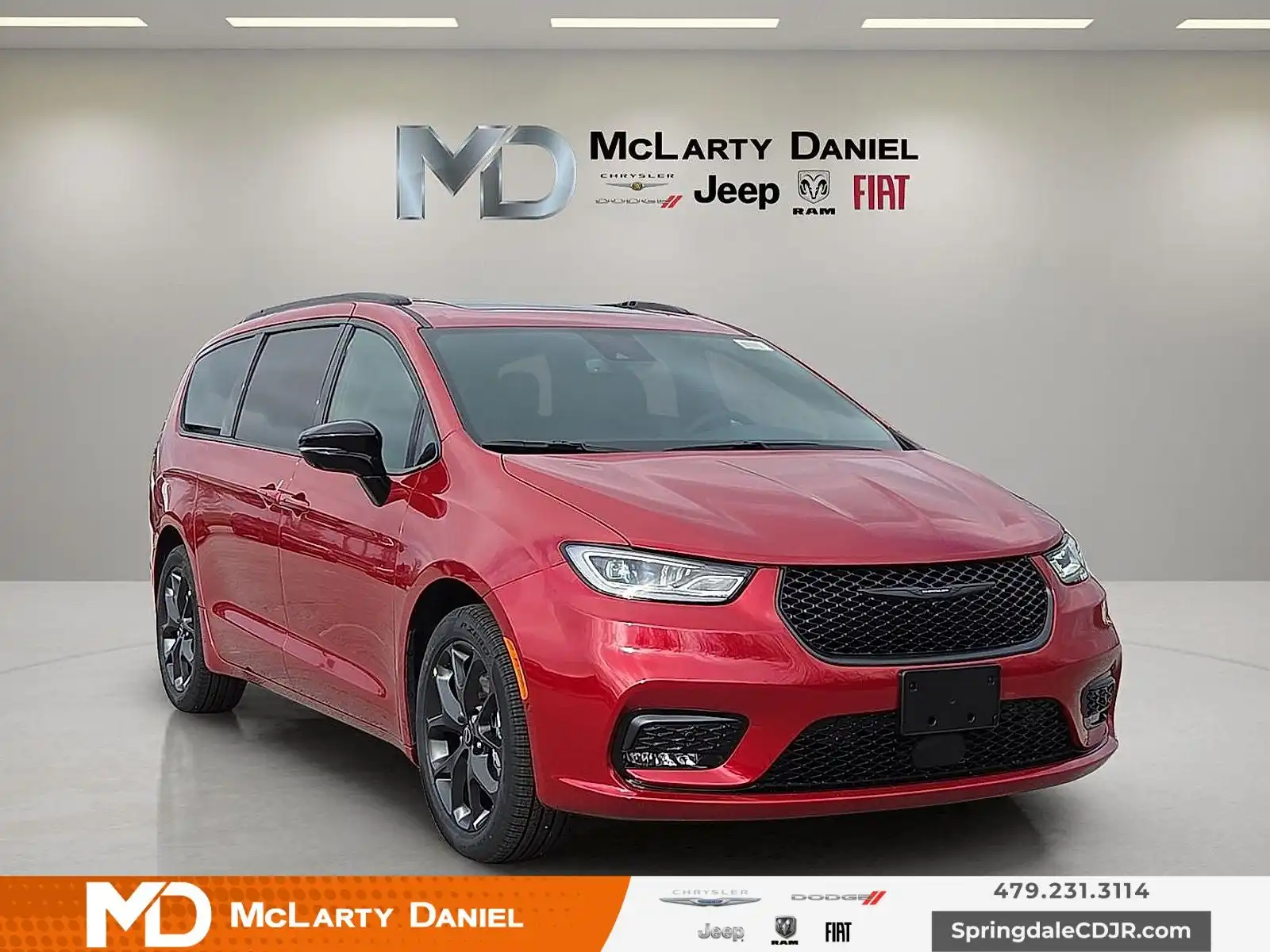 2026 Chrysler Pacifica Select's photo