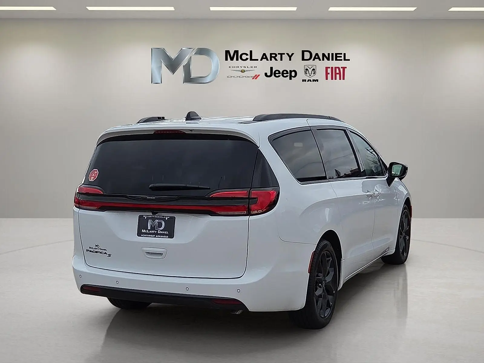 2026 Chrysler Pacifica Select photo 5