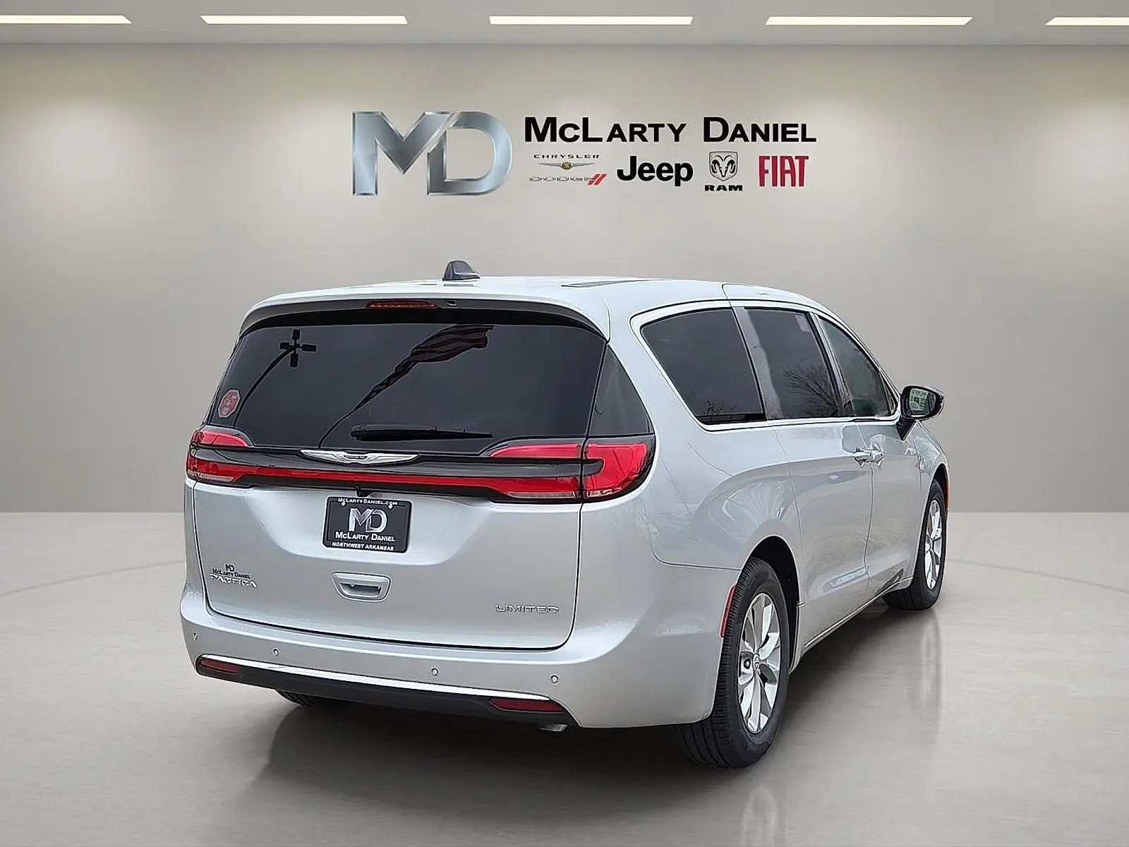 2026 Chrysler Pacifica Limited photo 5