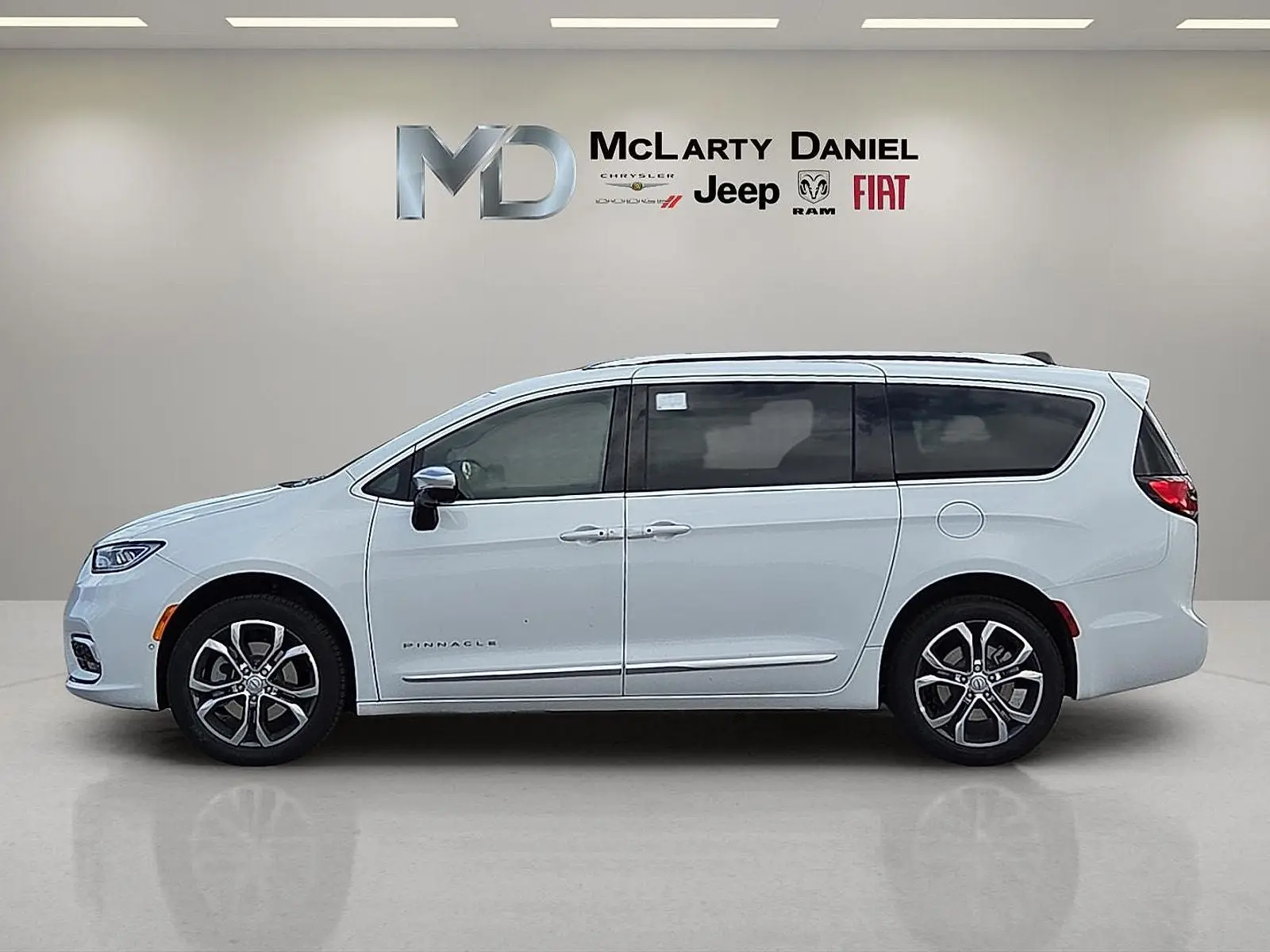 2026 Chrysler Pacifica Pinnacle AWD photo 3