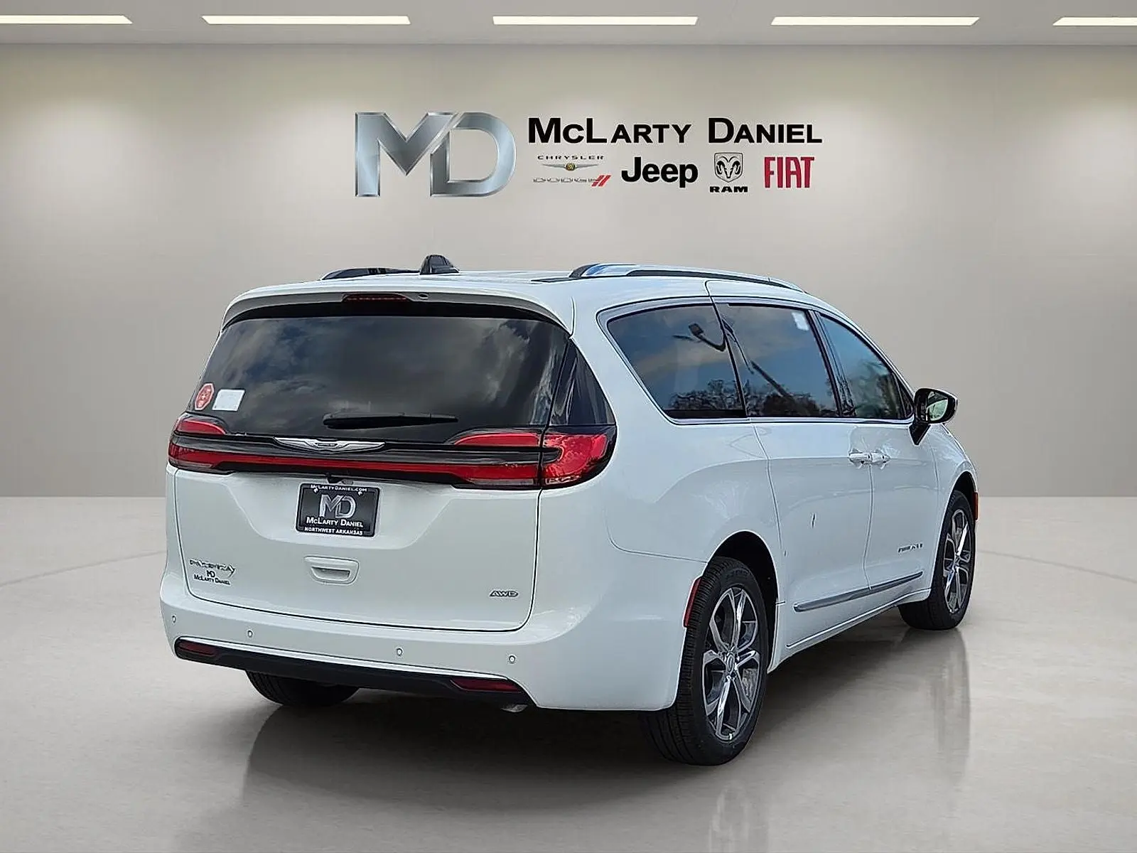 2026 Chrysler Pacifica Pinnacle AWD photo 5