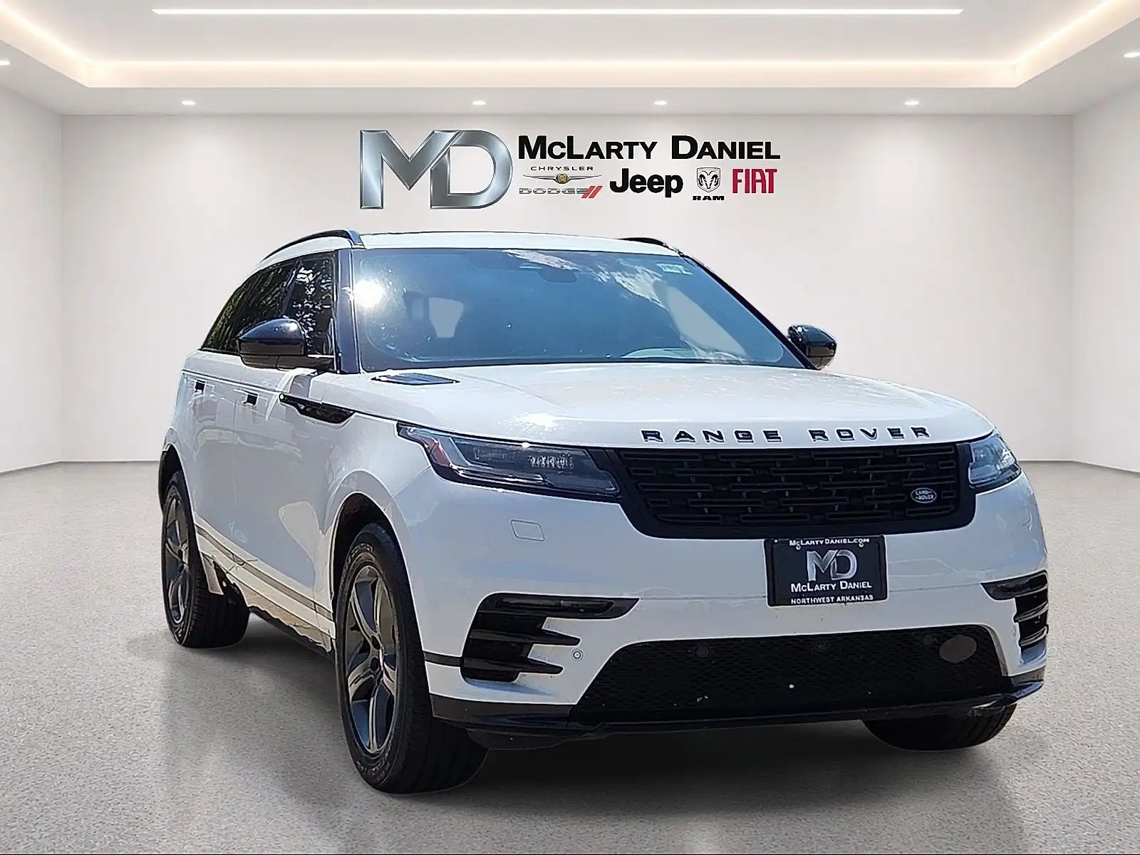 2025 Land Rover Range Rover Velar P250 Dynamic SE's photo