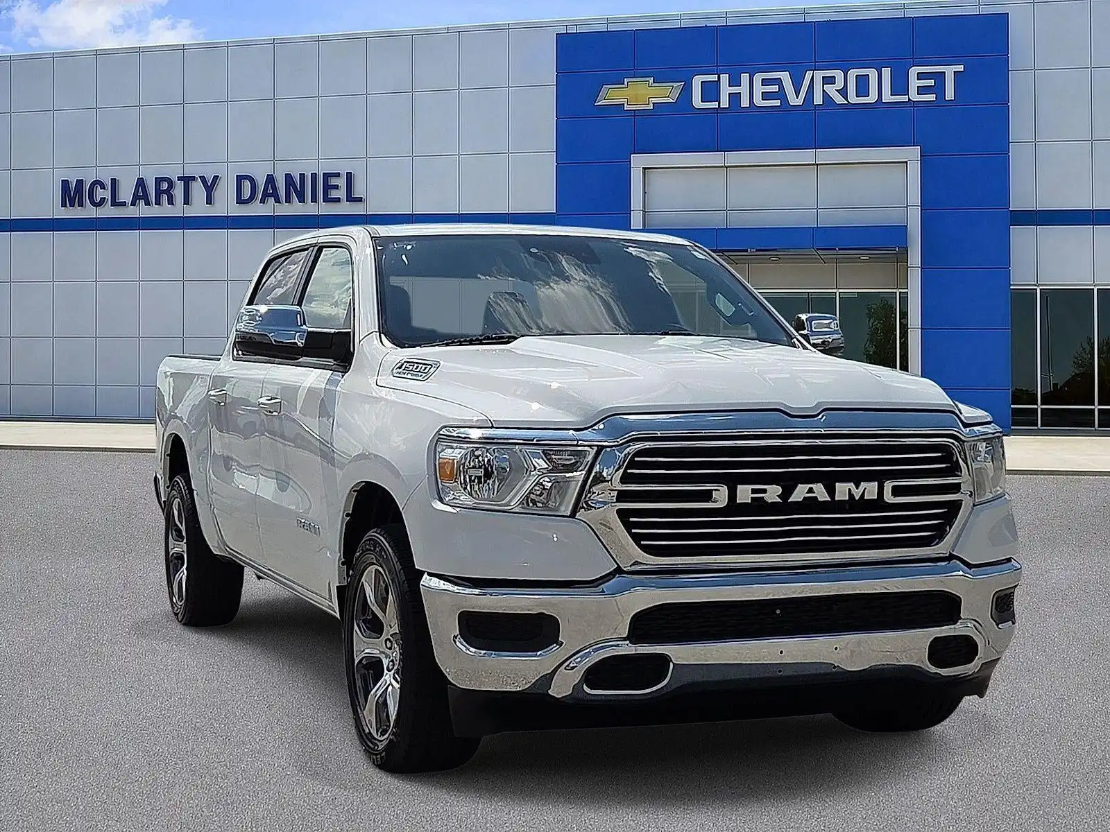 2024 RAM 1500 Laramie 4WD Crew Cab 5'7's photo