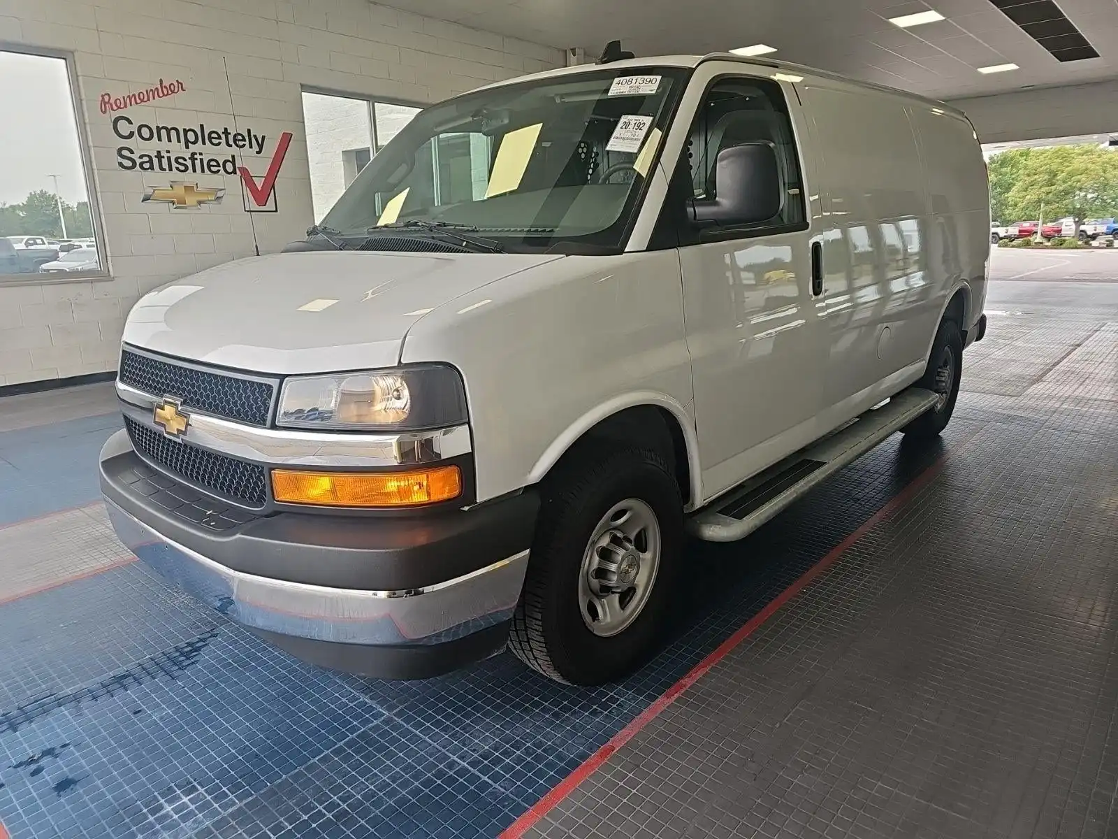 2025 Chevrolet Express 2500 Work Van HD's photo