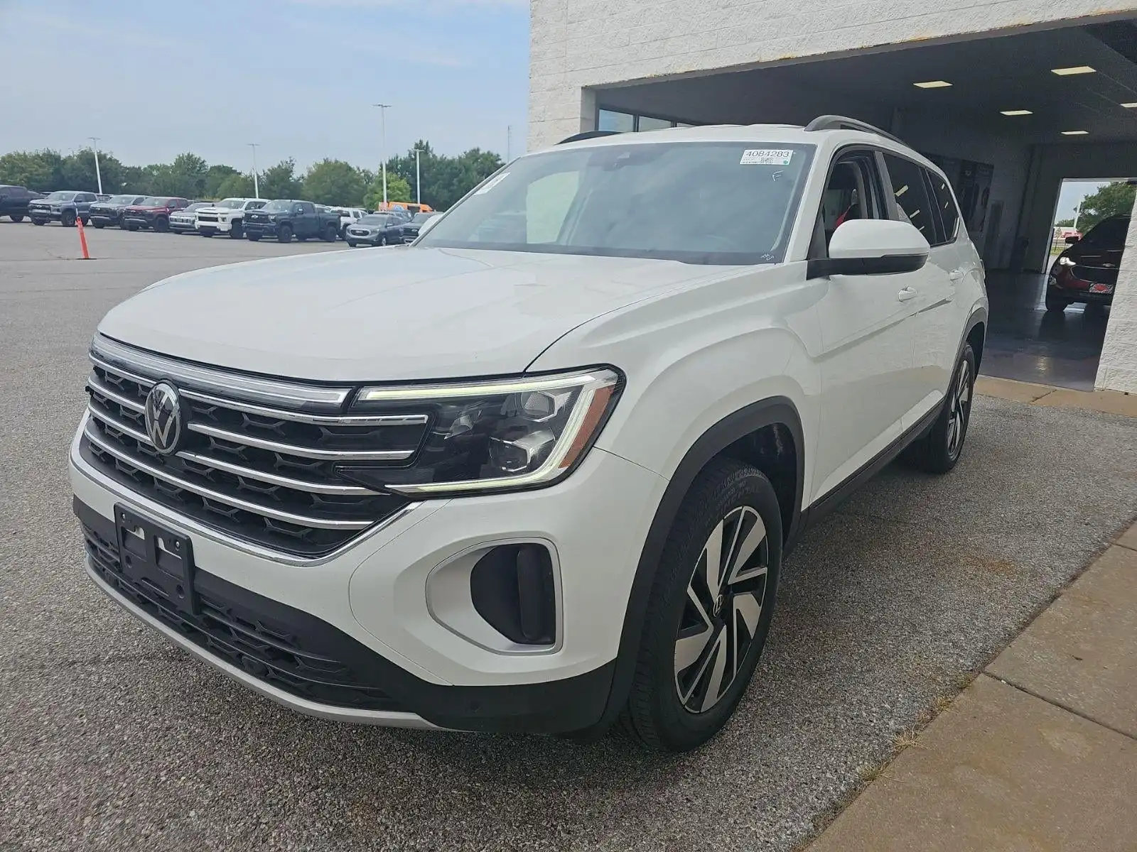 2025 Volkswagen Atlas 2.0T SE w/Tech 4MOTION's photo