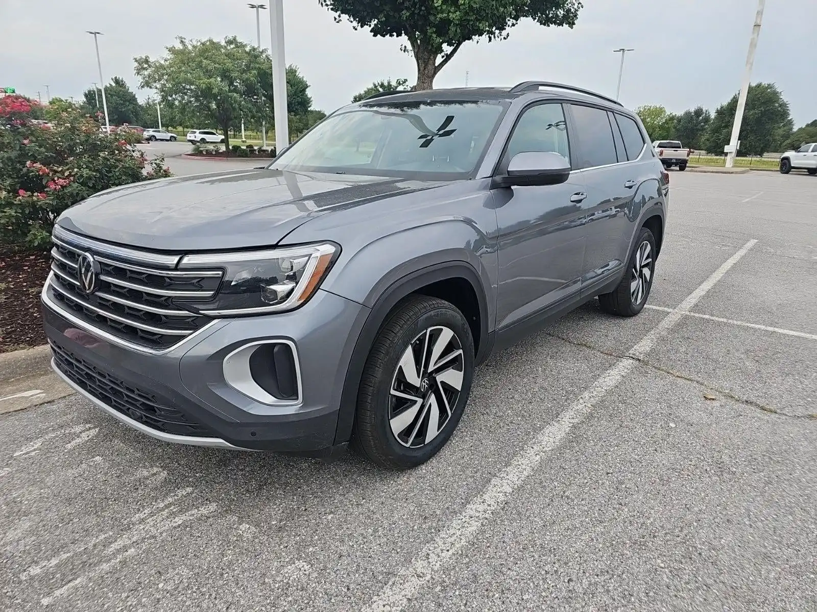 2025 Volkswagen Atlas 2.0T SE w/Tech's photo