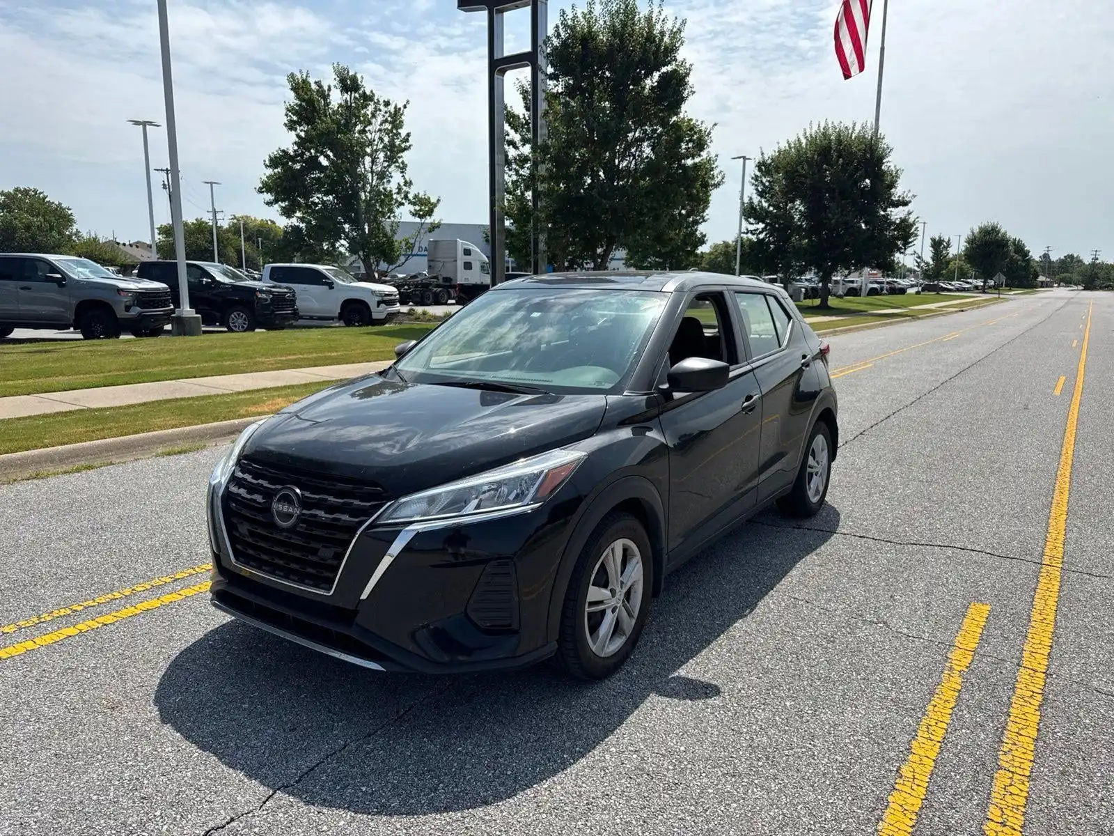2023 Nissan Kicks 1.6 S's photo