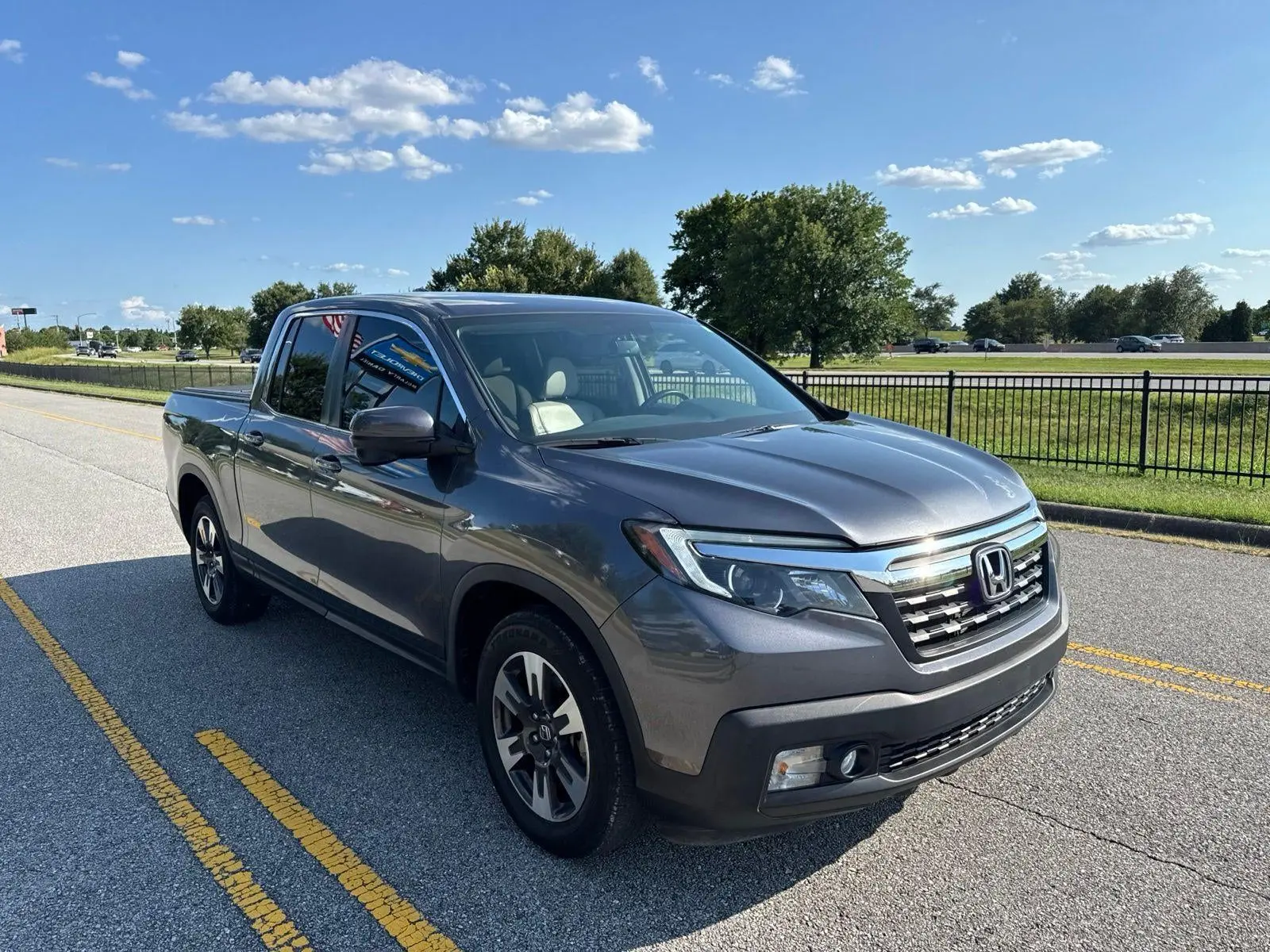 2017 Honda Ridgeline RTL-T photo 3