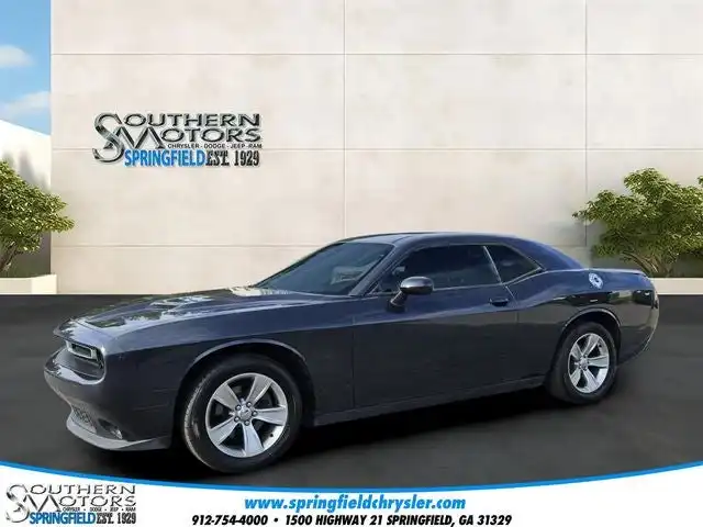 2019 Dodge Challenger SXT Auto's photo