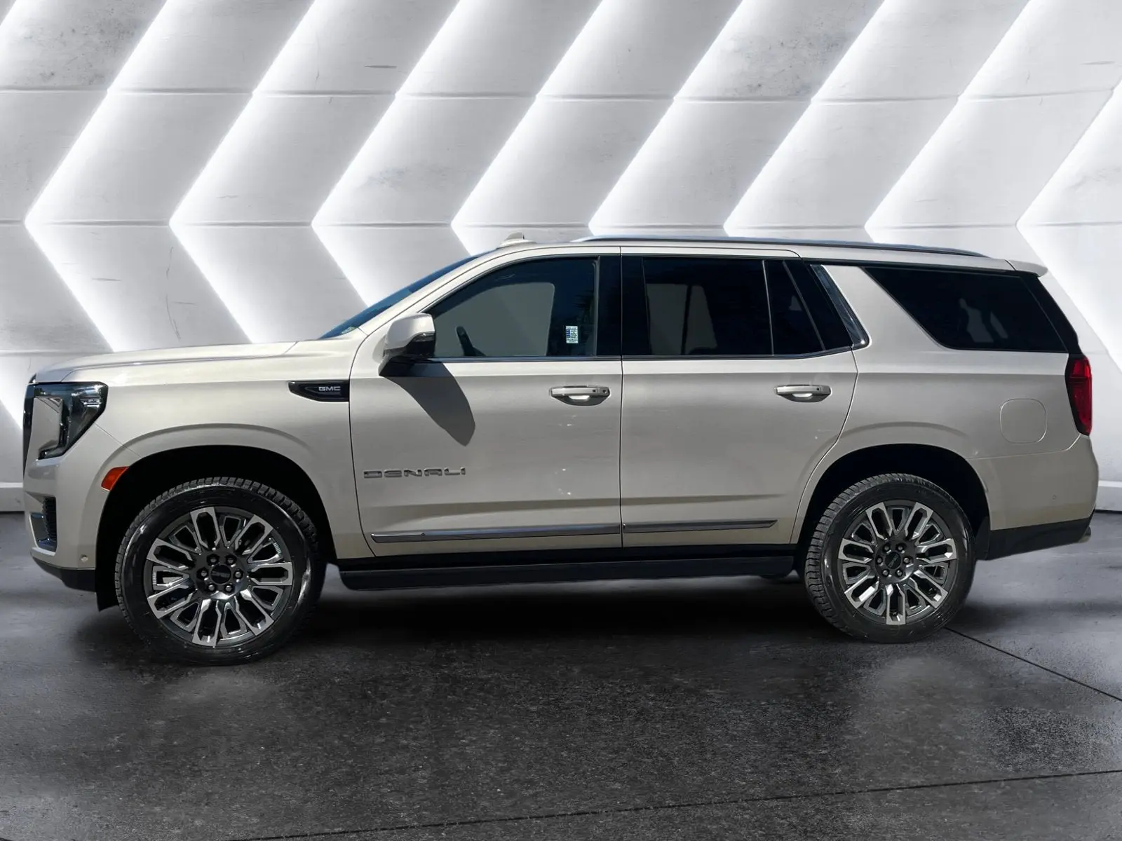 2024 GMC Yukon 4WD Denali Ultimate photo 3