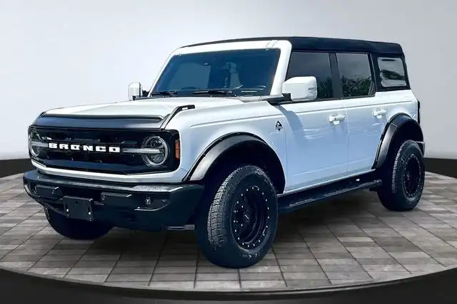 2024 Ford Bronco Outer Banks 4x4's photo