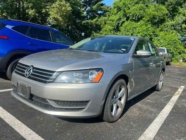 2013 Volkswagen Passat 2.5L SE w/Sunroof Auto PZEV's photo