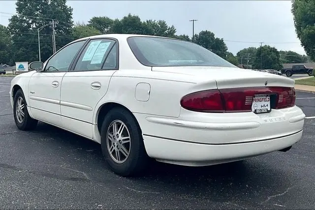 2001 Buick Regal LS photo 3