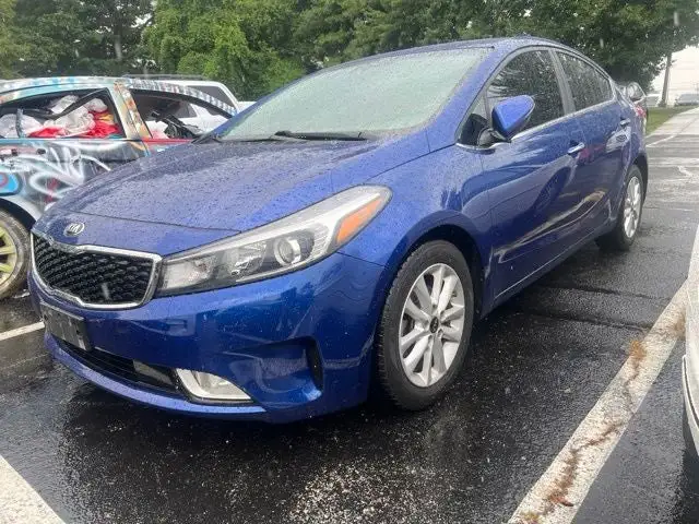 2017 Kia Forte S AT photo 1