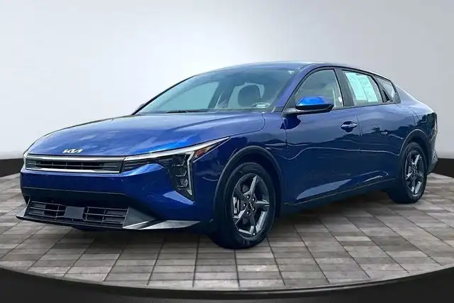 2025 Kia K4 LXS AT's photo