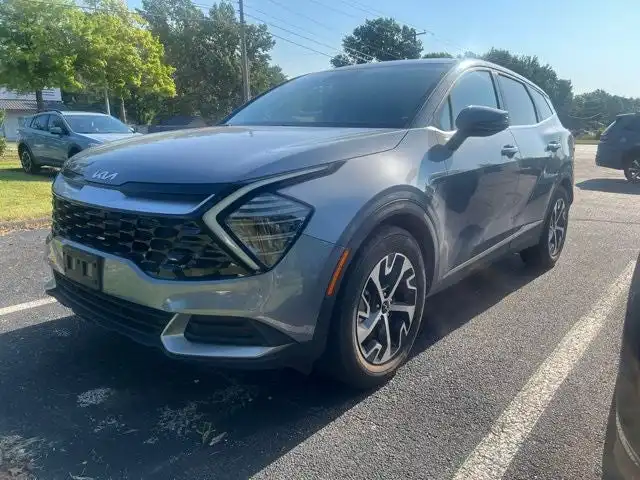 2024 Kia Sportage EX AT's photo