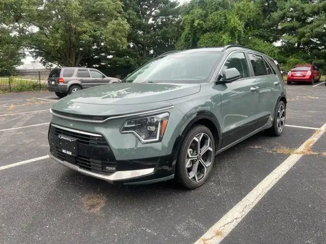 2025 Kia Niro SX Touring HEV's photo