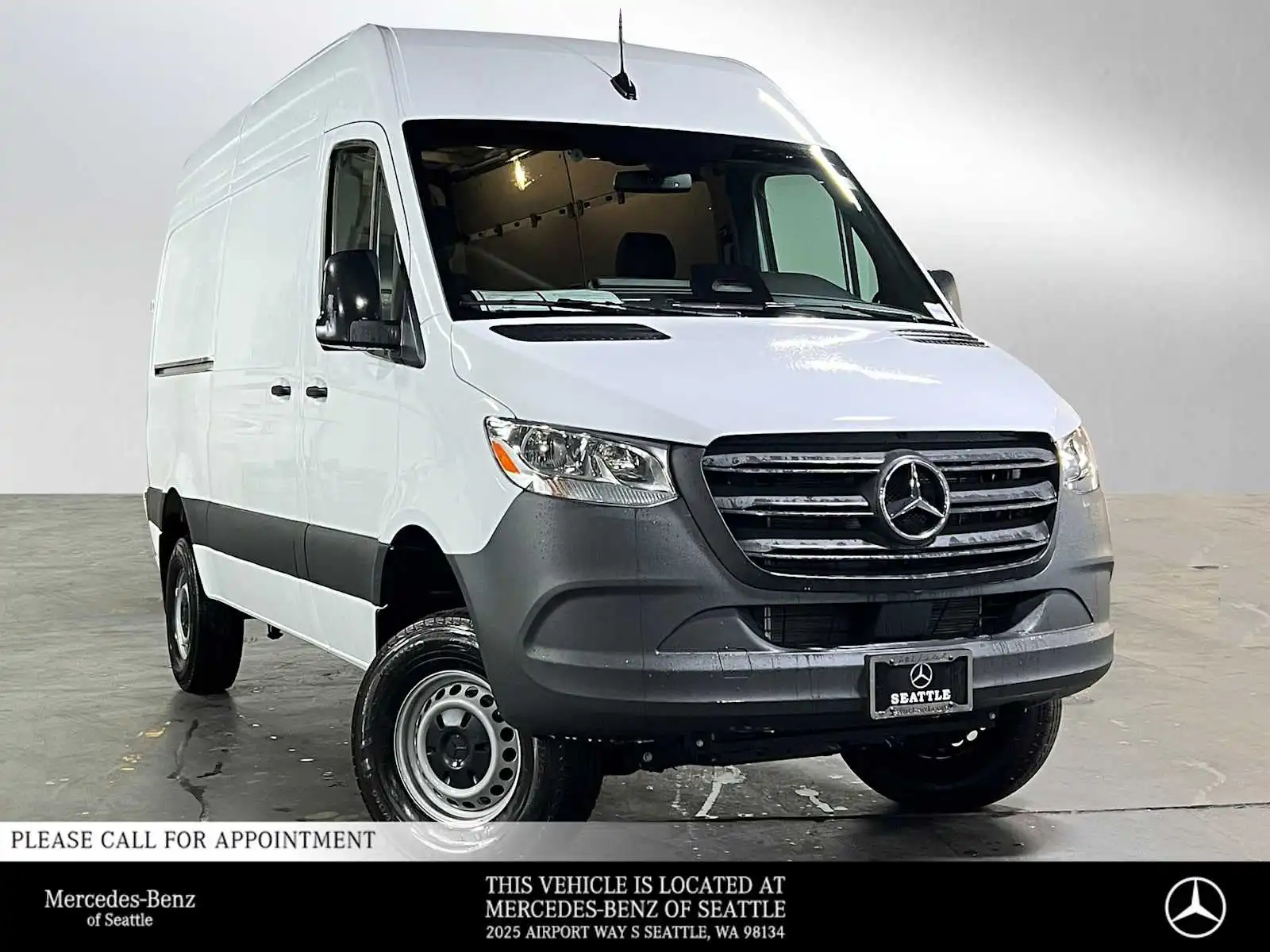 2025 Mercedes-Benz Sprinter 2500 144 WB HO Standard Roof 4x4's photo