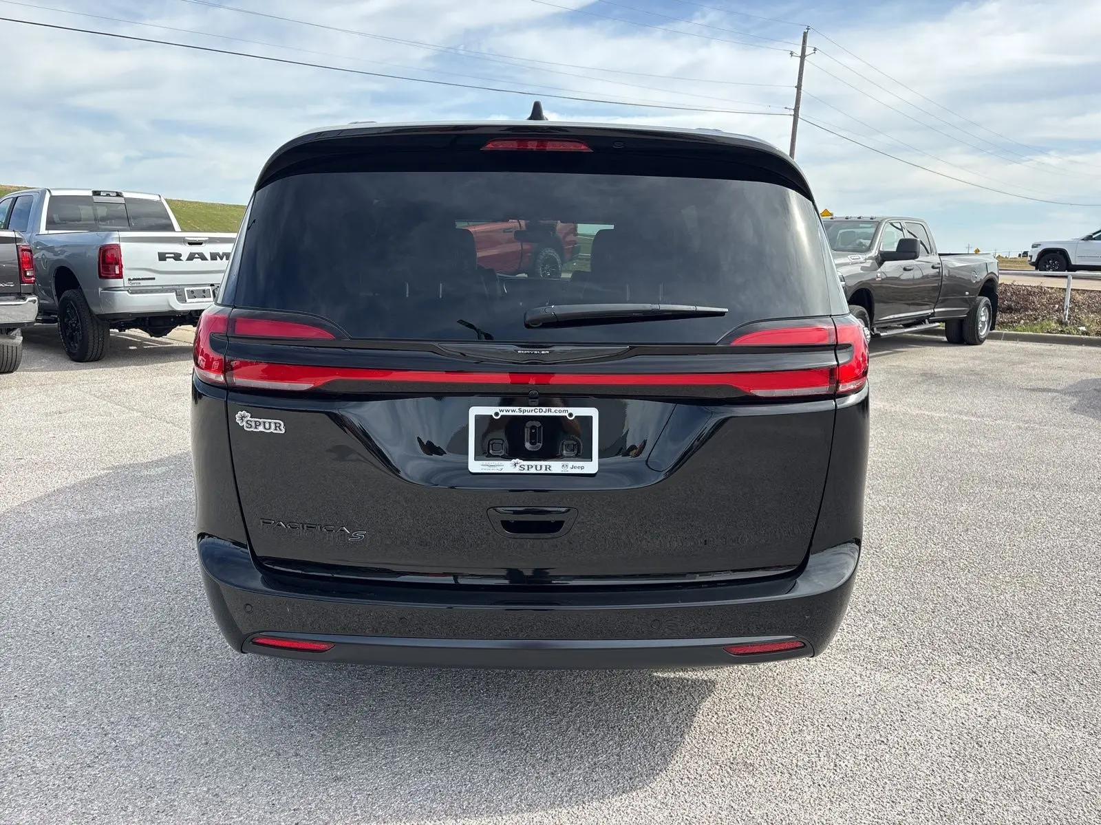 2026 Chrysler Pacifica Select photo 5