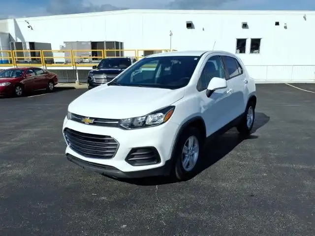 2021 Chevrolet Trax LS's photo