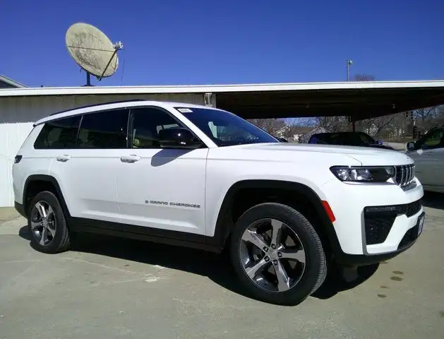 2026 Jeep Grand Cherokee L Limited 4x4's photo