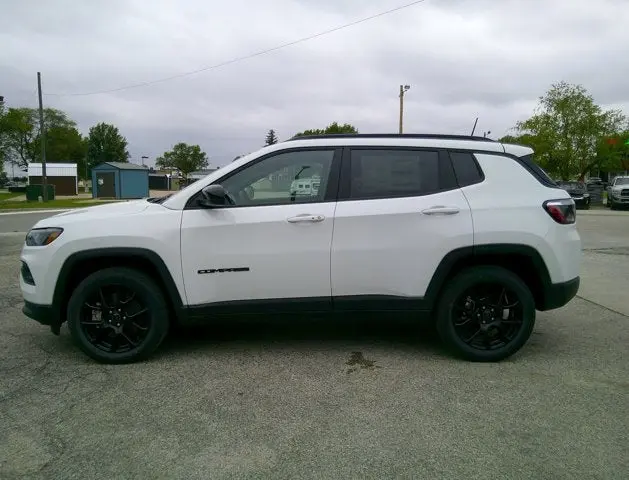 2026 Jeep Compass Altitude 4X4 photo 4