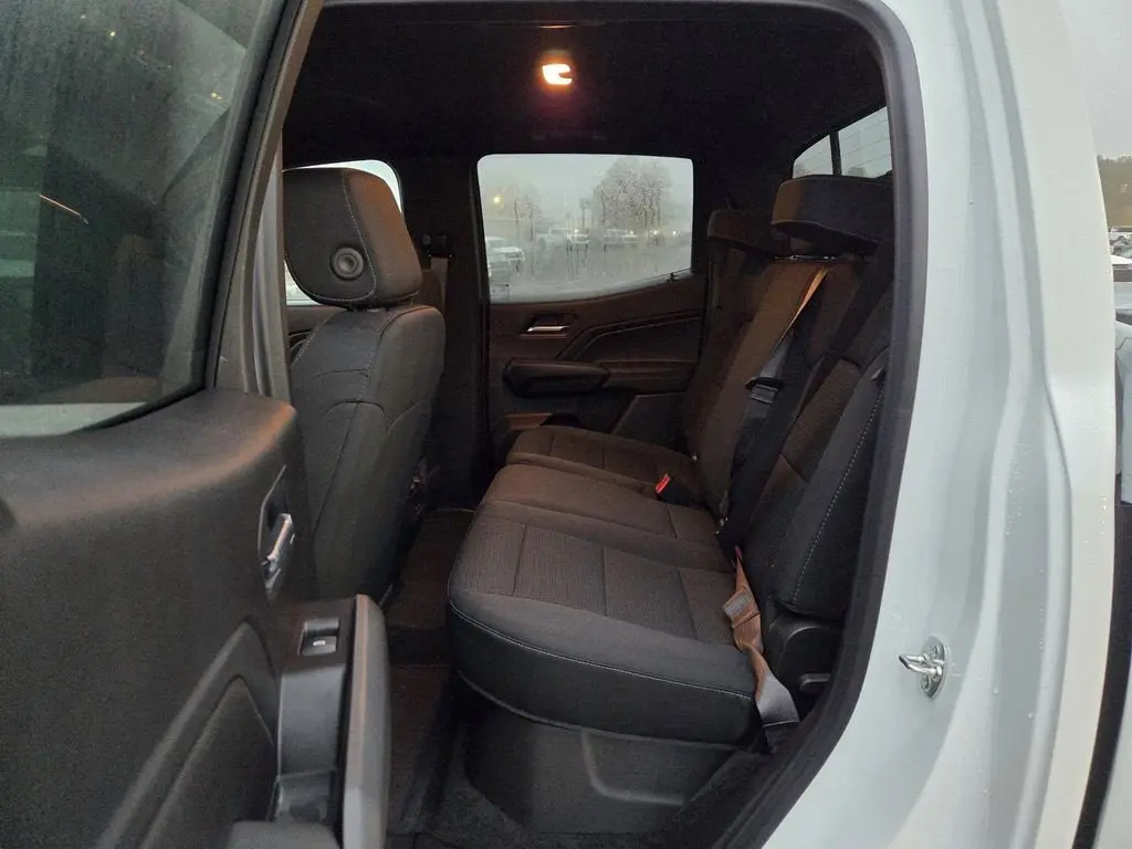 2026 GMC Canyon 2WD Elevation Crew Cab Short Box photo 4