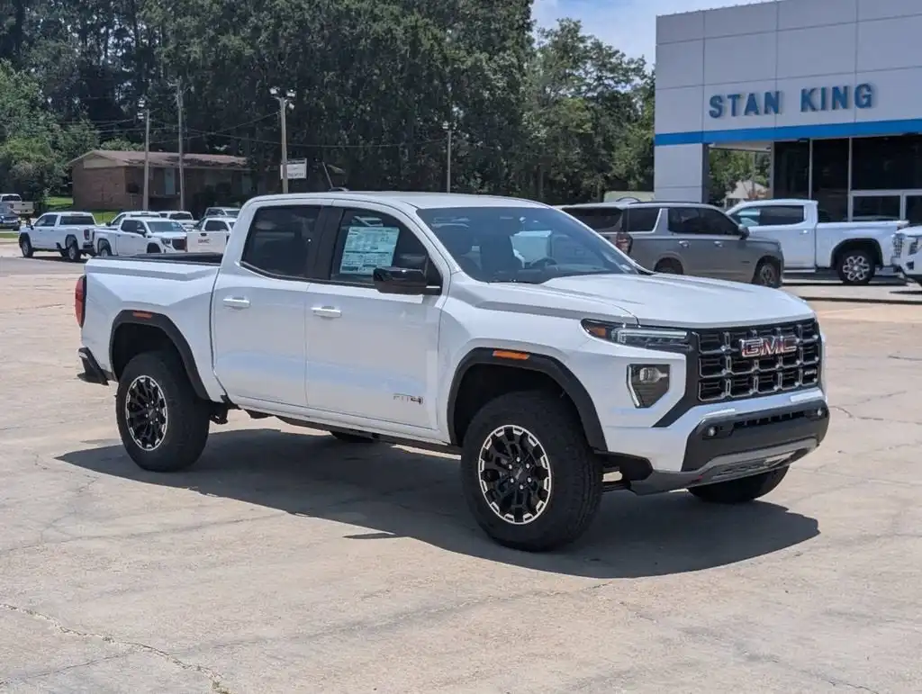 2026 GMC Canyon 4WD AT4 Crew Cab Short Box's photo