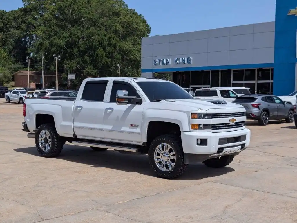 2019 Chevrolet Silverado HD LTZ 4WD Crew Cab Standard Box's photo