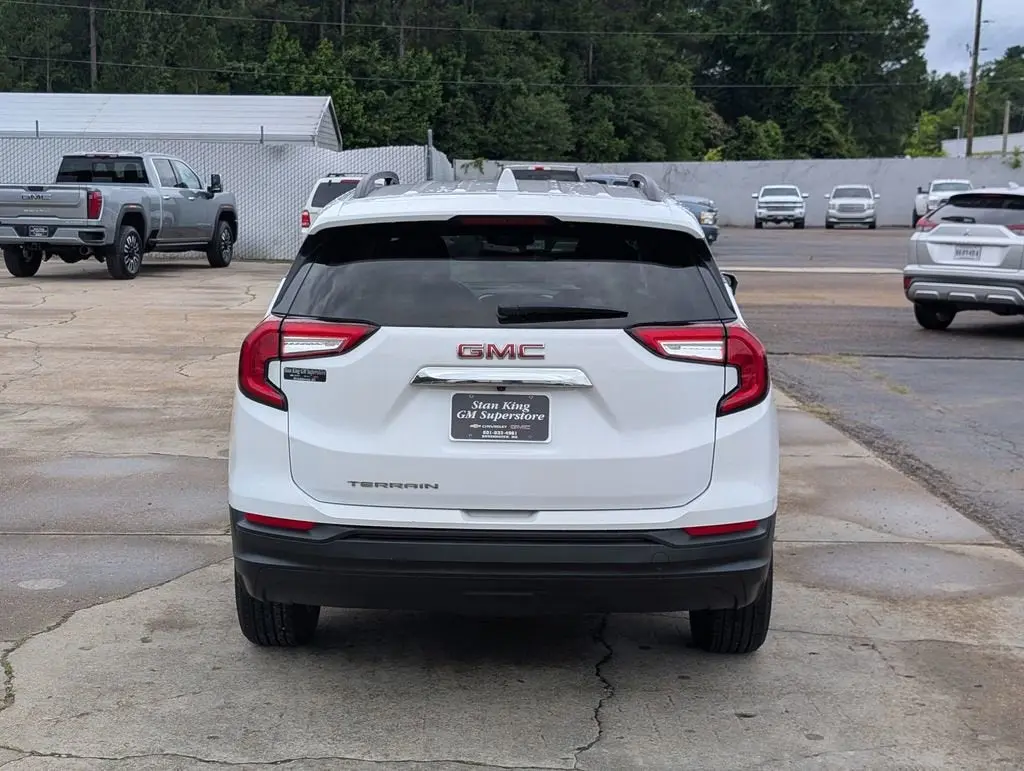2022 GMC Terrain SLE FWD photo 4