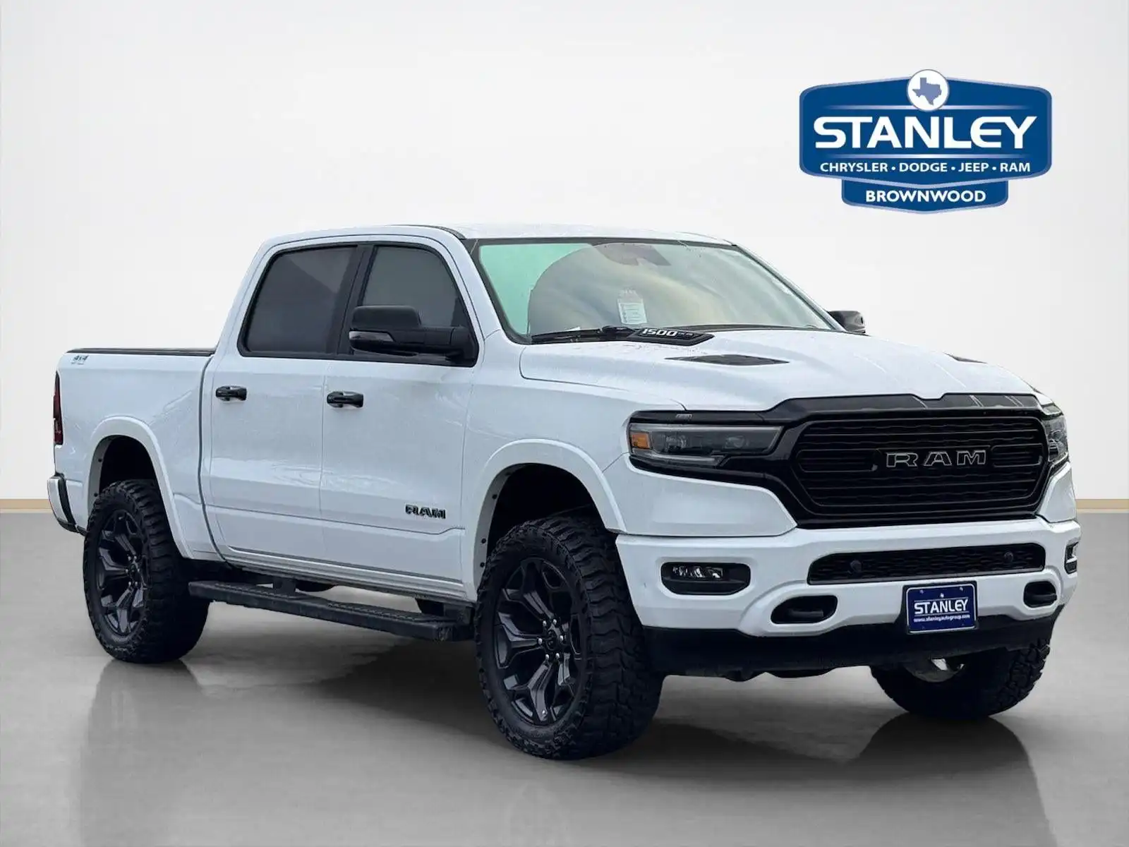 2023 RAM 1500 Limited 4x4 Crew Cab 5'7's photo