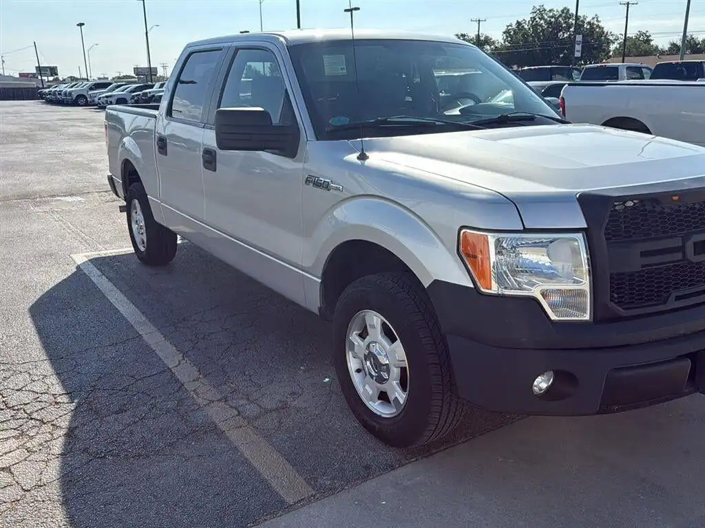 2013 Ford F-150 XLT SuperCrew 145 in's photo