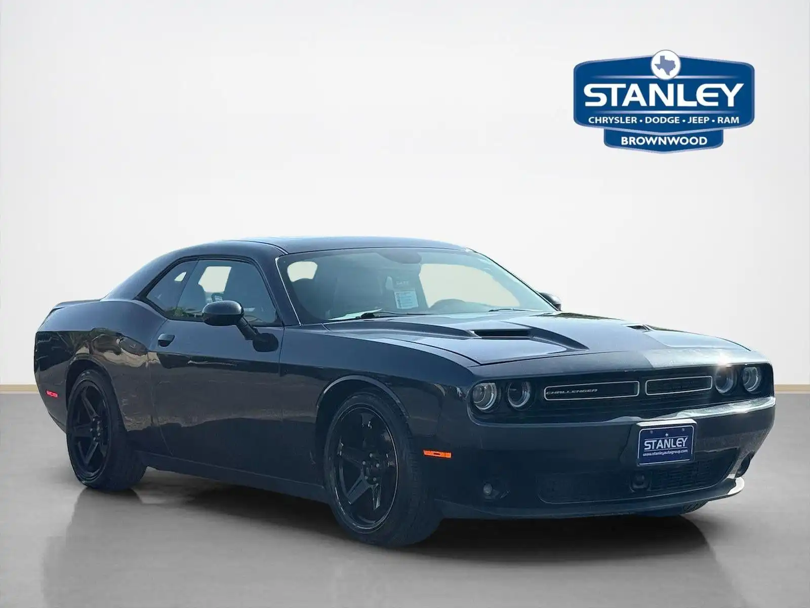 2016 Dodge Challenger SXT Plus's photo