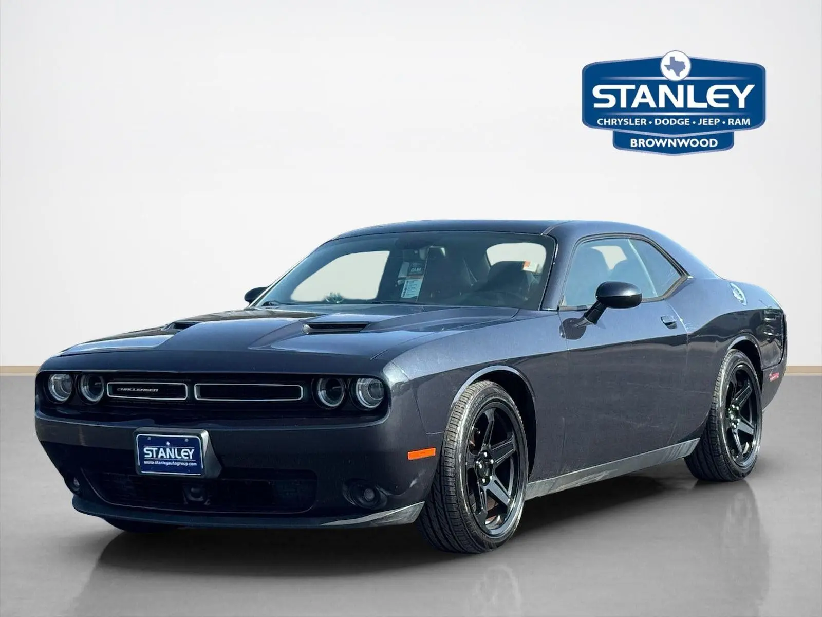 2016 Dodge Challenger SXT Plus photo 5