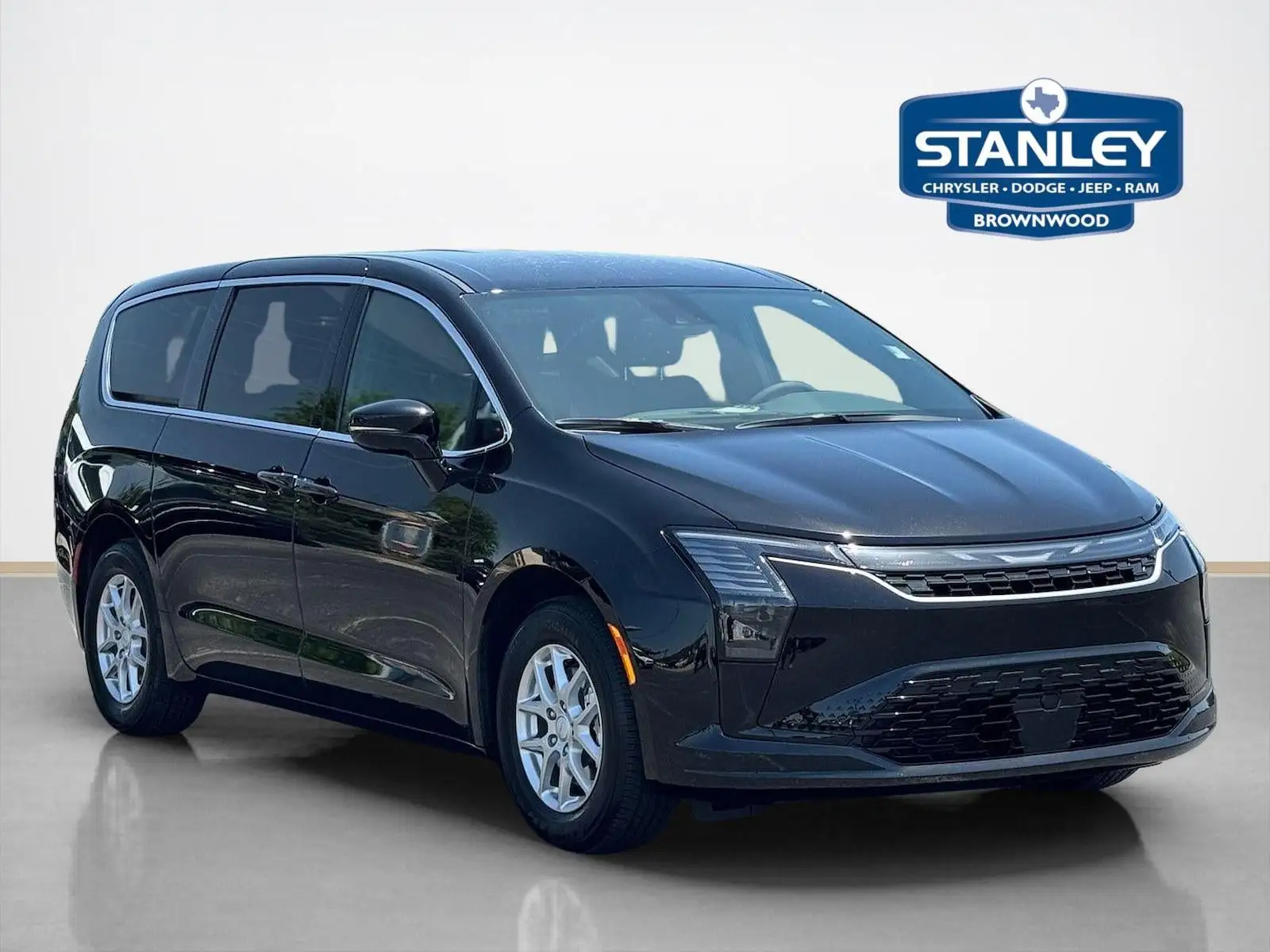 2027 Chrysler Pacifica Select photo 1