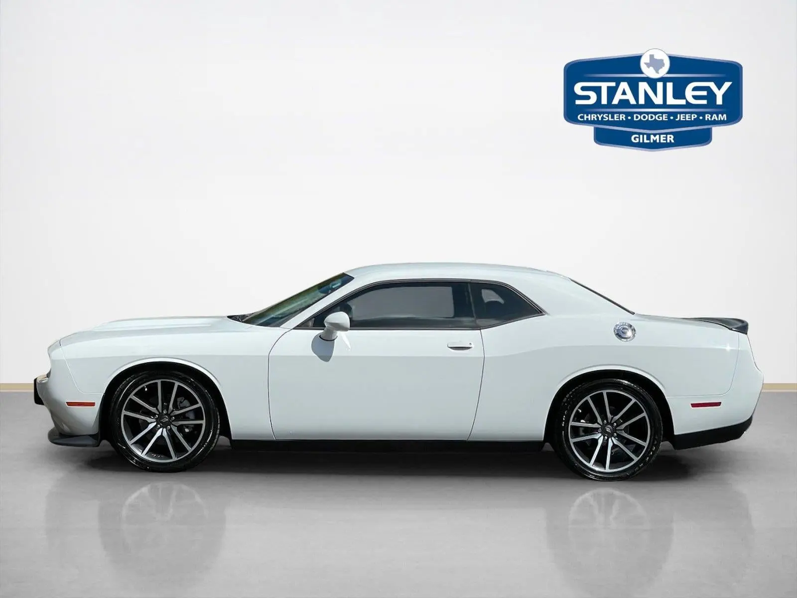 2023 Dodge Challenger GT Auto photo 4