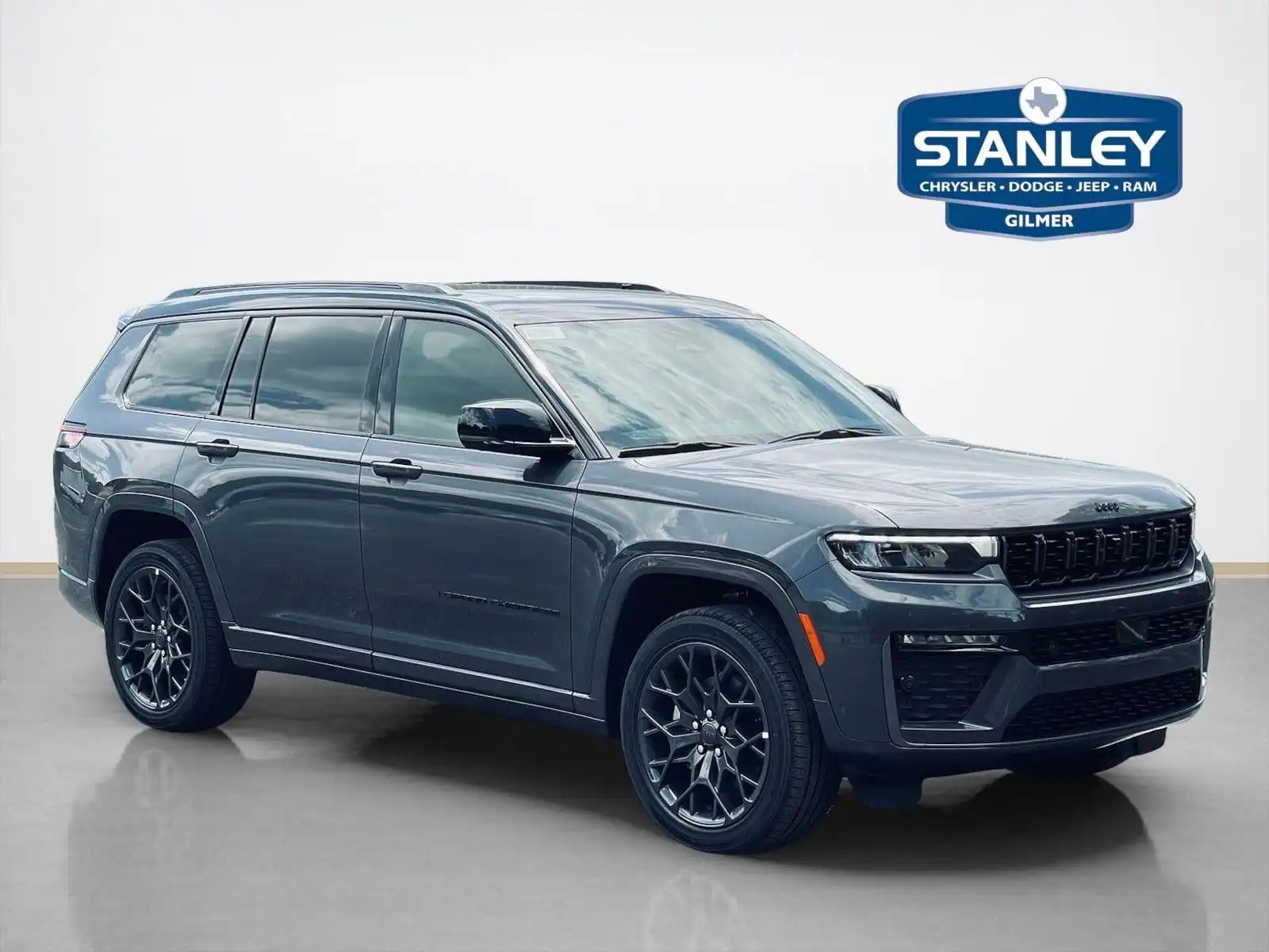 2026 Jeep Grand Cherokee L Summit 4WD's photo