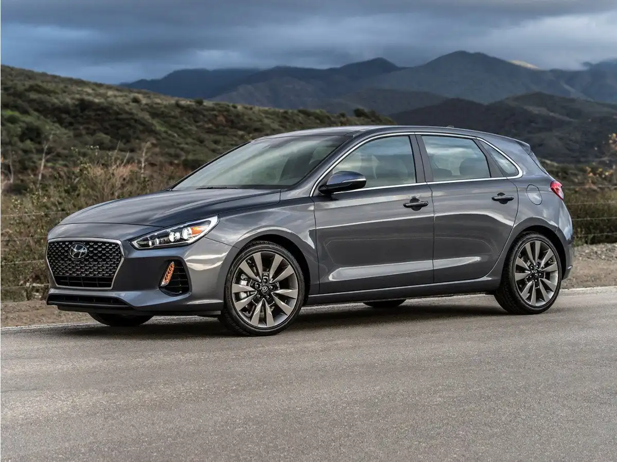 2020 Hyundai Elantra GT GT Auto's photo