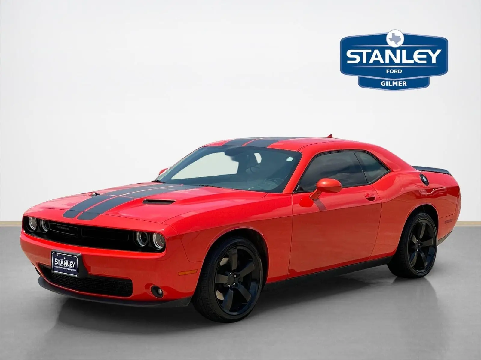 2017 Dodge Challenger SXT Plus photo 3