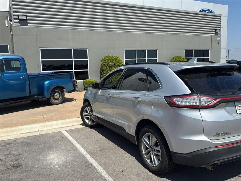 2015 Ford Edge SEL photo 3