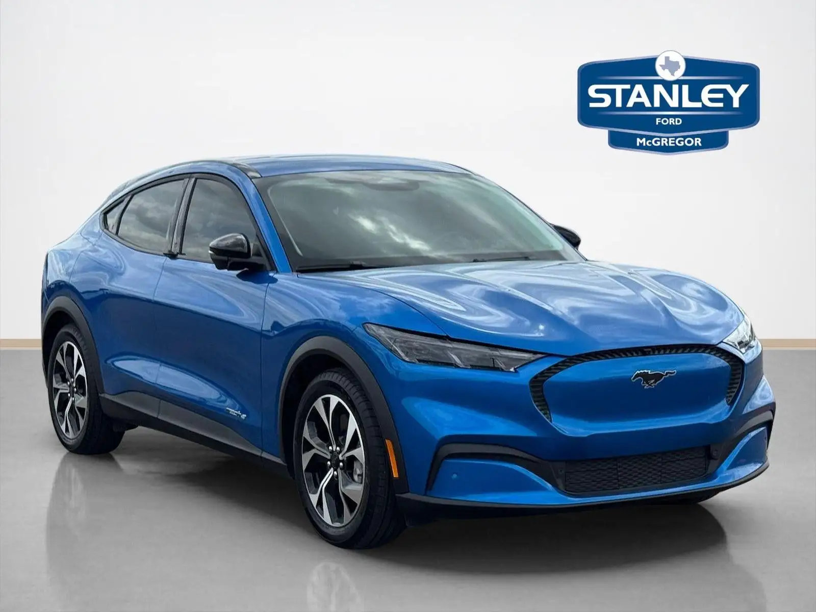 2025 Ford Mustang-Mach-e Select photo 1